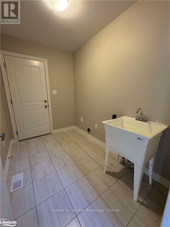 205 Clipper Drive, Clearview (Stayner), Ontario  L0M 1S0 - Photo 10 - S10437256