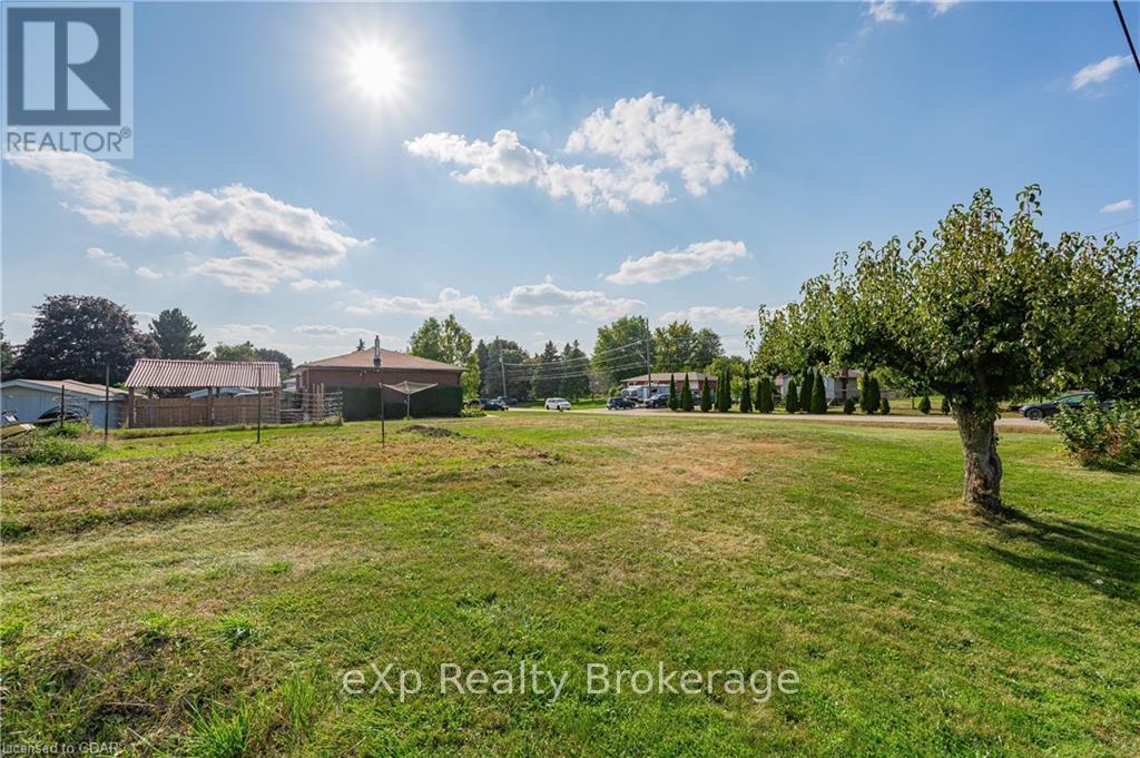 231 Chambers Crescent, Centre Wellington, Ontario  N1M 3E4 - Photo 34 - X10876234