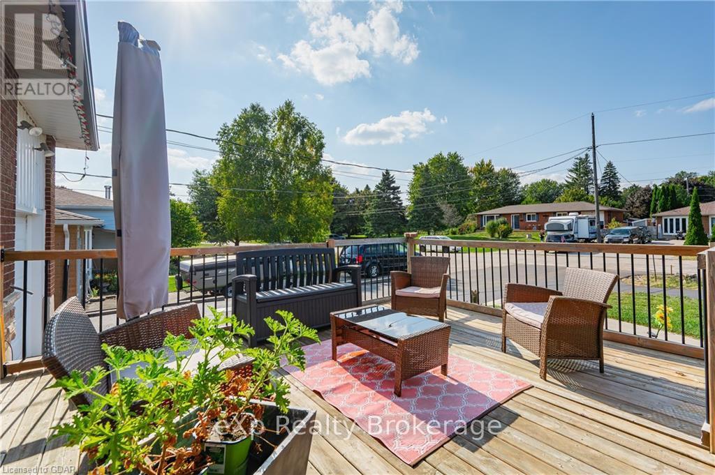 231 Chambers Crescent, Centre Wellington, Ontario  N1M 3E4 - Photo 4 - X10876234