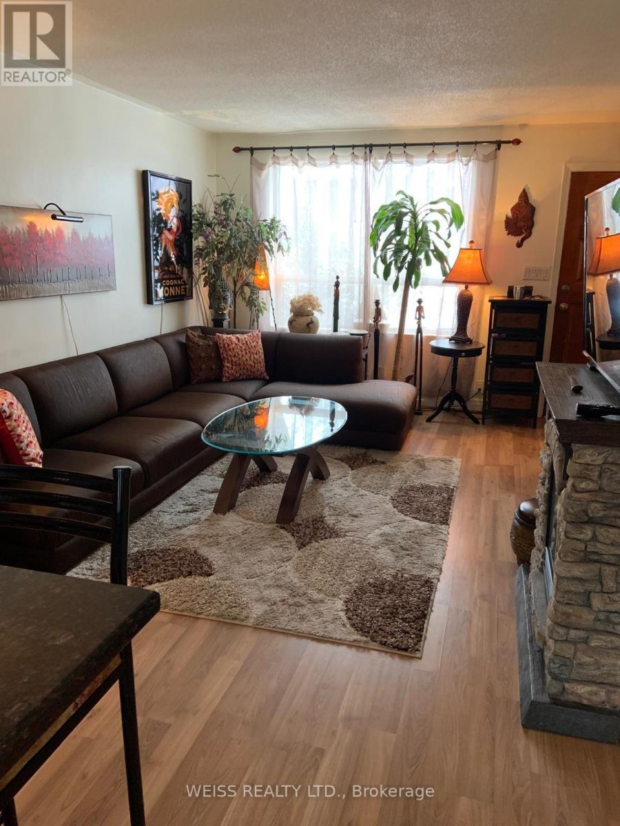 3 Khedive Avenue, Toronto (Englemount-Lawrence), Ontario  M6A 2G1 - Photo 5 - C11887083