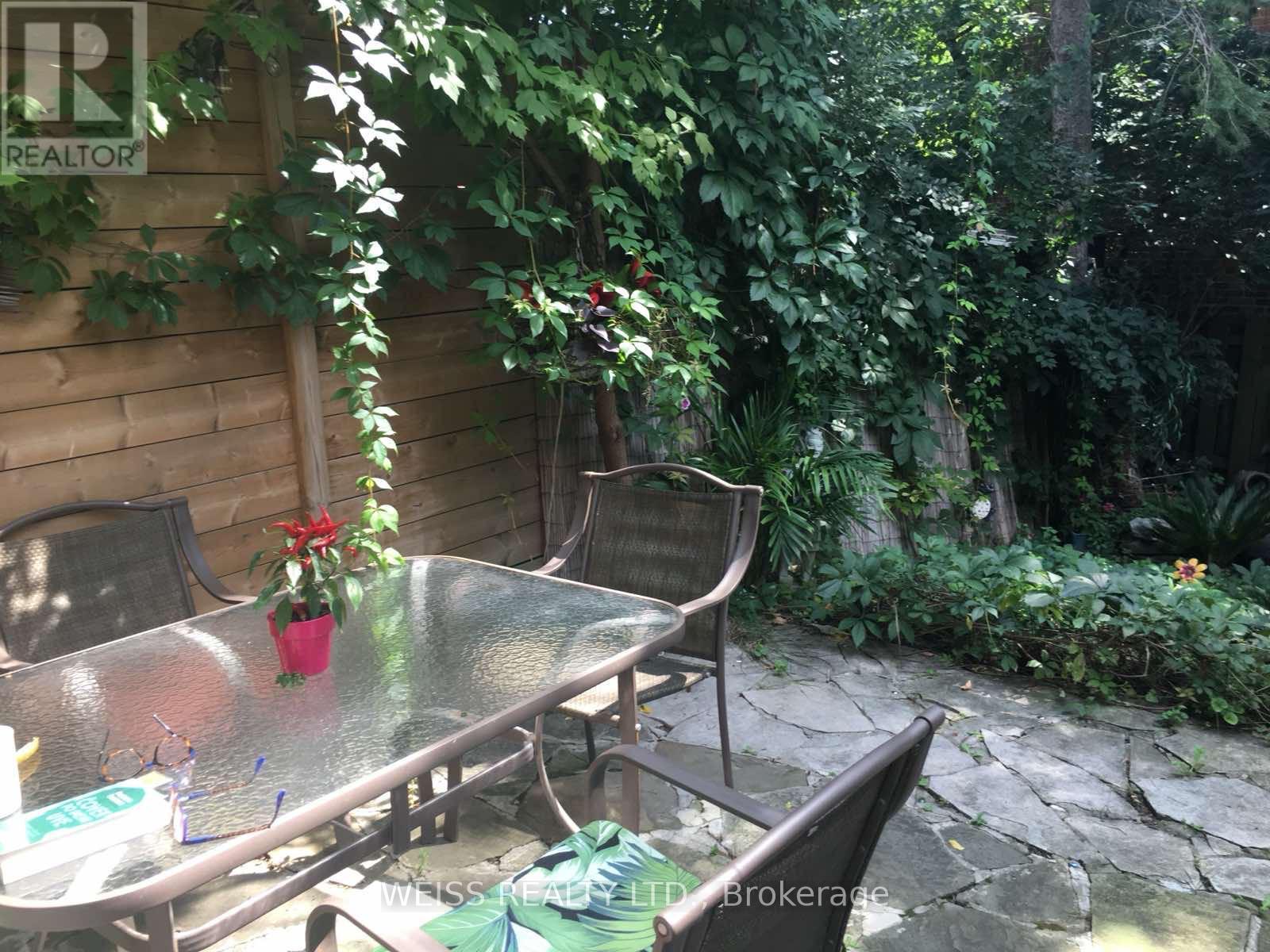 3 Khedive Avenue, Toronto (Englemount-Lawrence), Ontario  M6A 2G1 - Photo 8 - C11887083