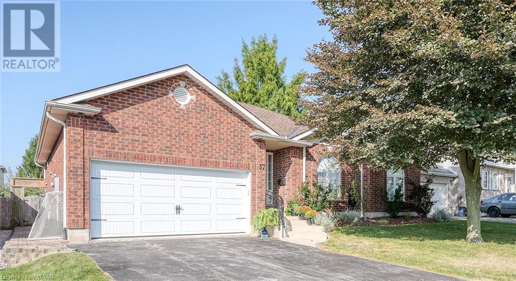 37 Primrose Drive, Tillsonburg, Ontario  N4G 5S7 - Photo 2 - 40650232