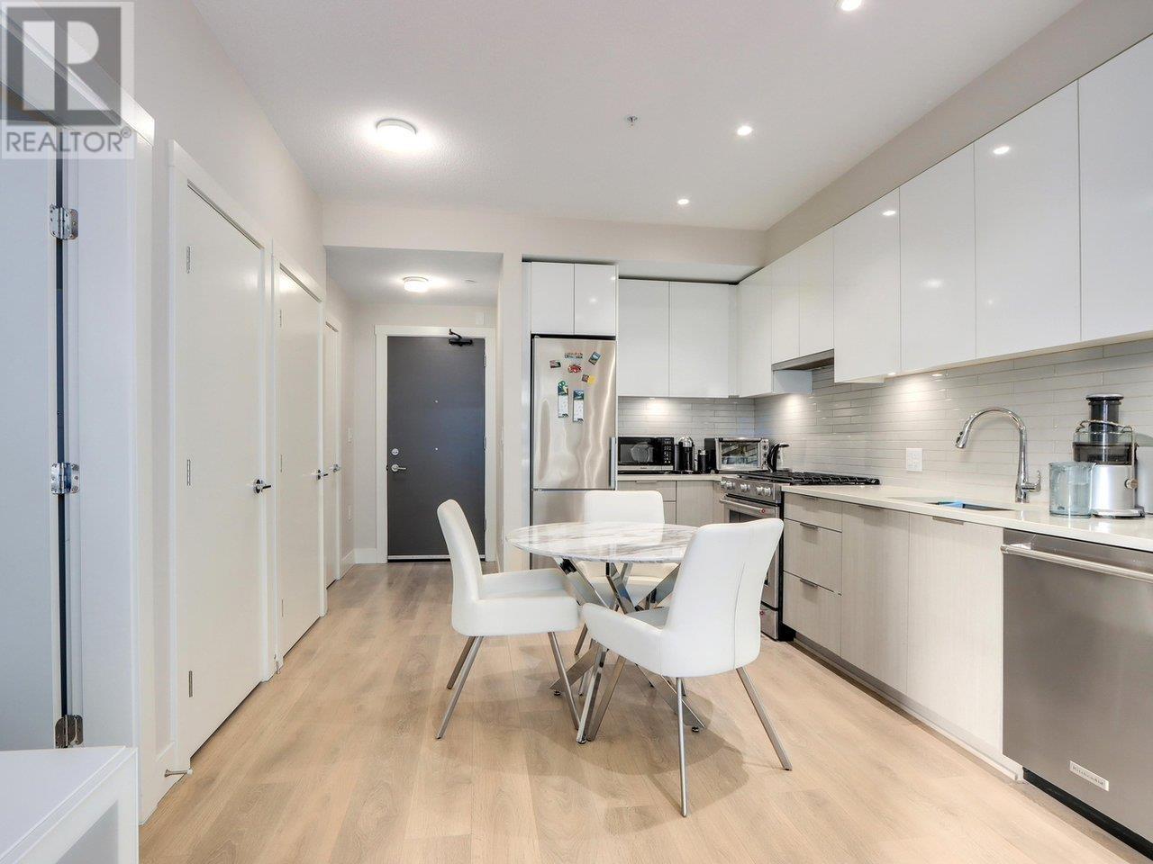 Listing Picture 18 of 25 : 210 8508 RIVERGRASS DRIVE, Vancouver / 溫哥華 - 魯藝地產 Yvonne Lu Group - MLS Medallion Club Member