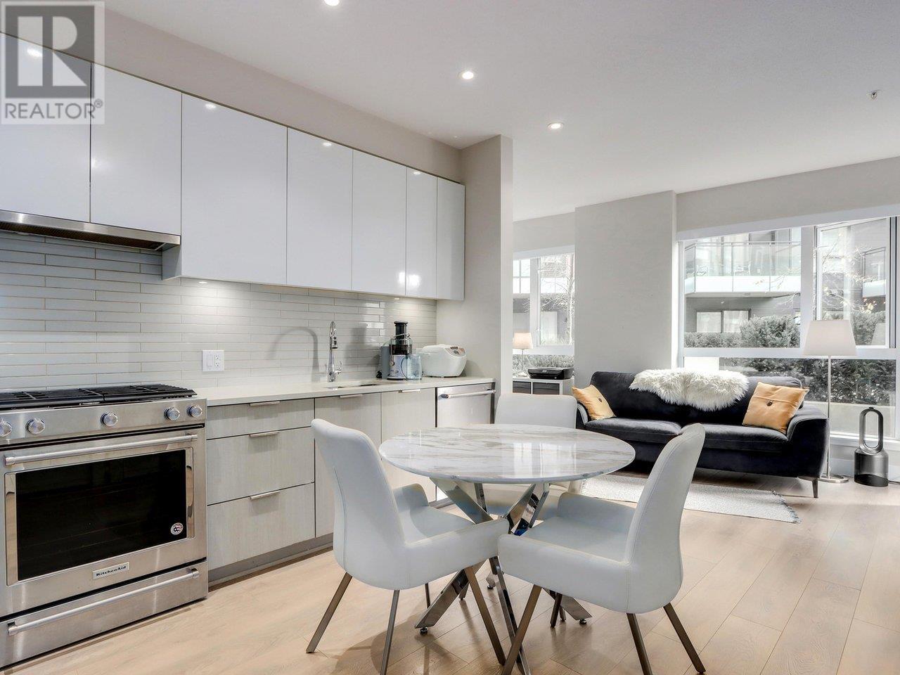 Listing Picture 3 of 25 : 210 8508 RIVERGRASS DRIVE, Vancouver / 溫哥華 - 魯藝地產 Yvonne Lu Group - MLS Medallion Club Member