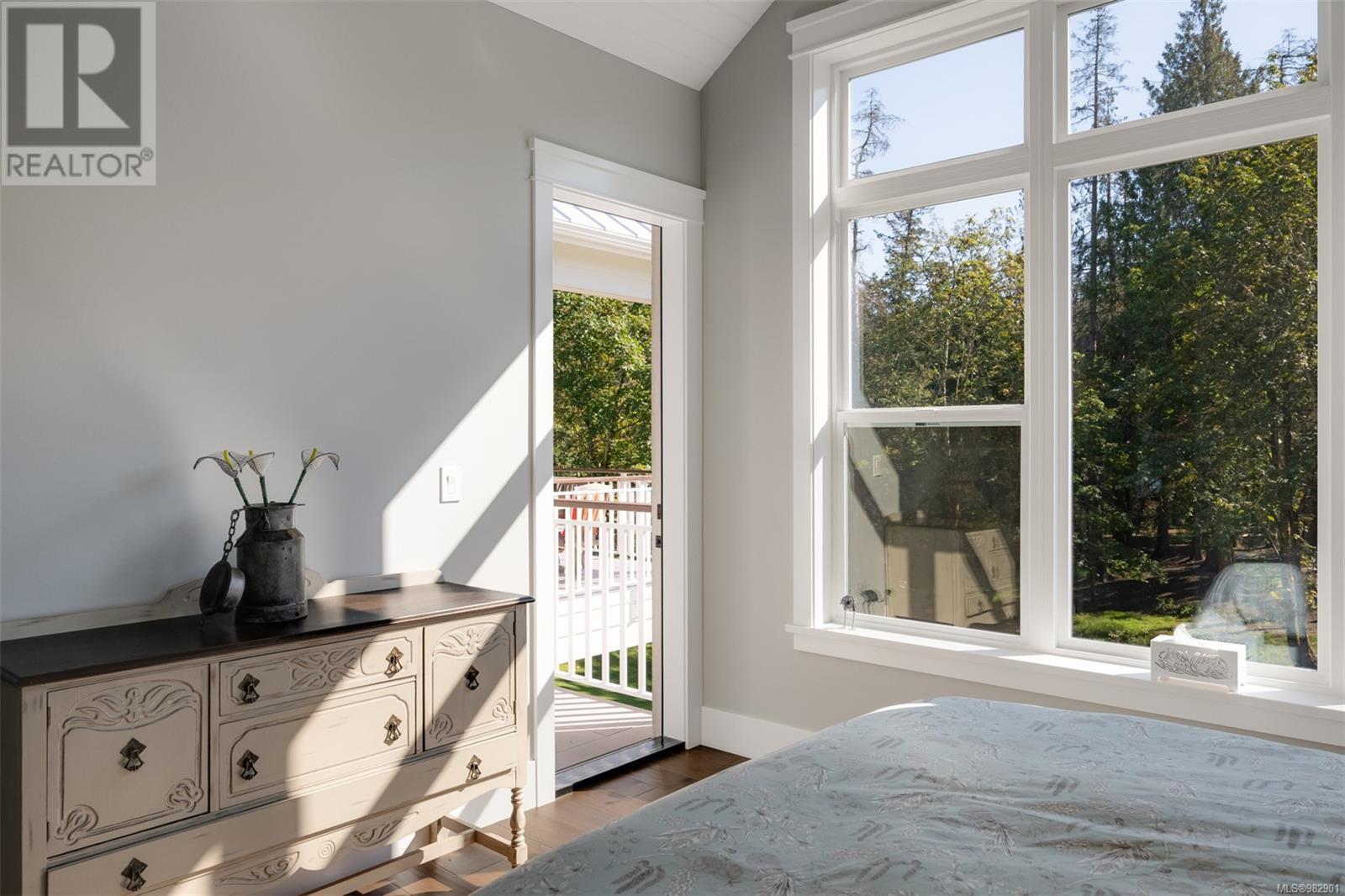 Property at 471 Green Mountain Rd image 3