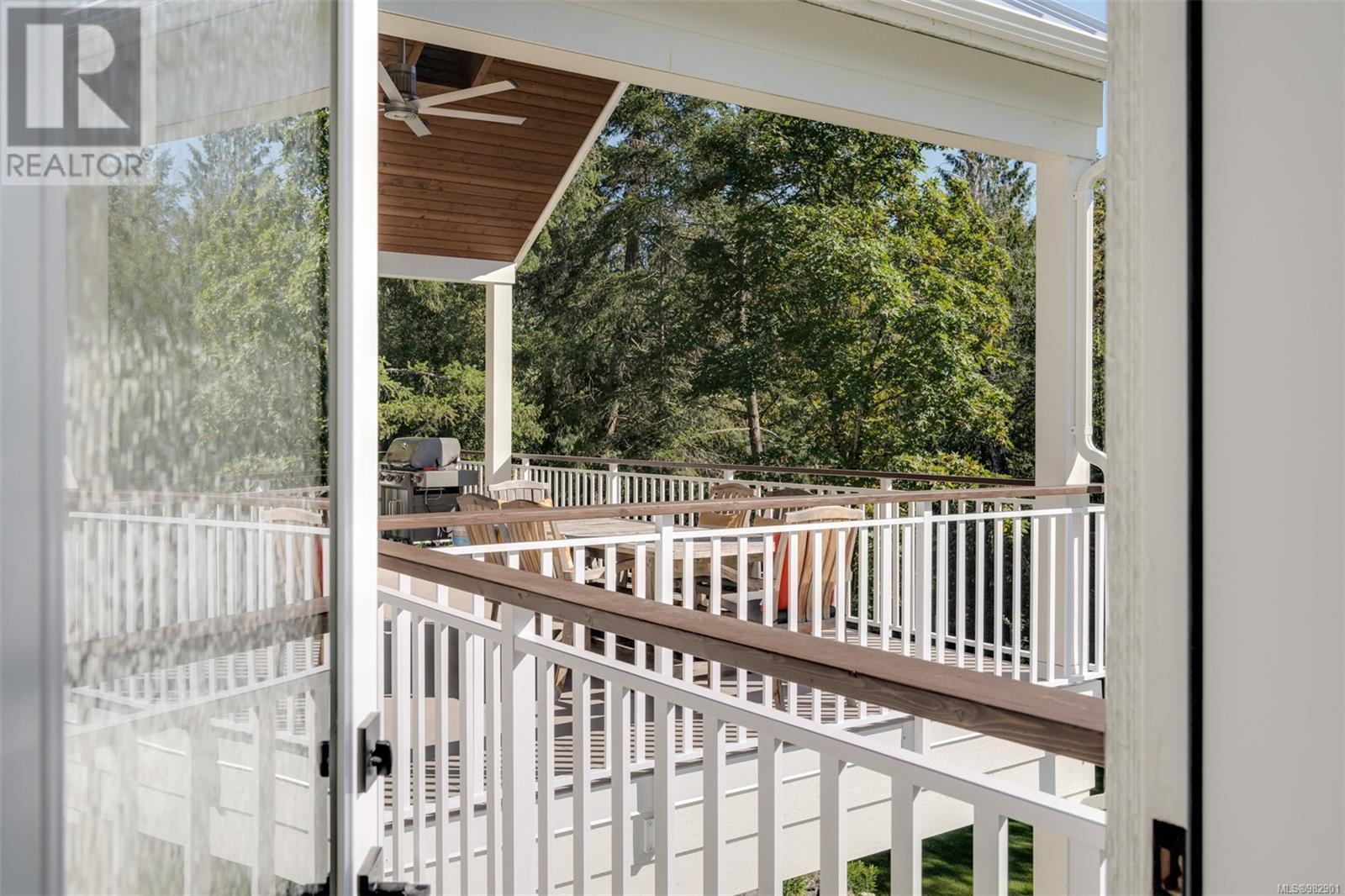 Property at 471 Green Mountain Rd image 4