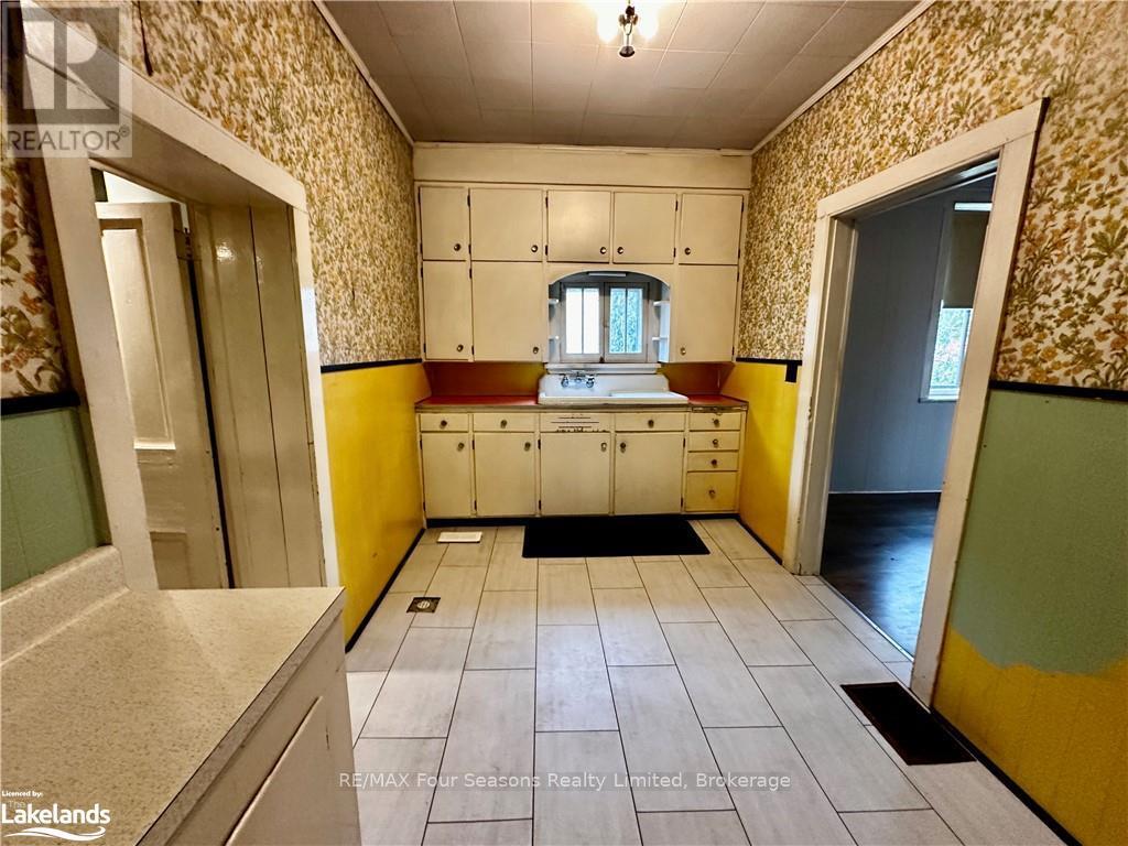 563 7th Avenue, Hanover, Ontario  N4N 2J8 - Photo 12 - X11823091