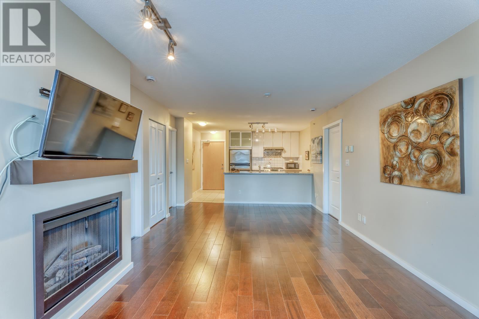 1102 2289 Yukon Crescent, Burnaby, British Columbia  V5C 0B2 - Photo 1 - R2911083