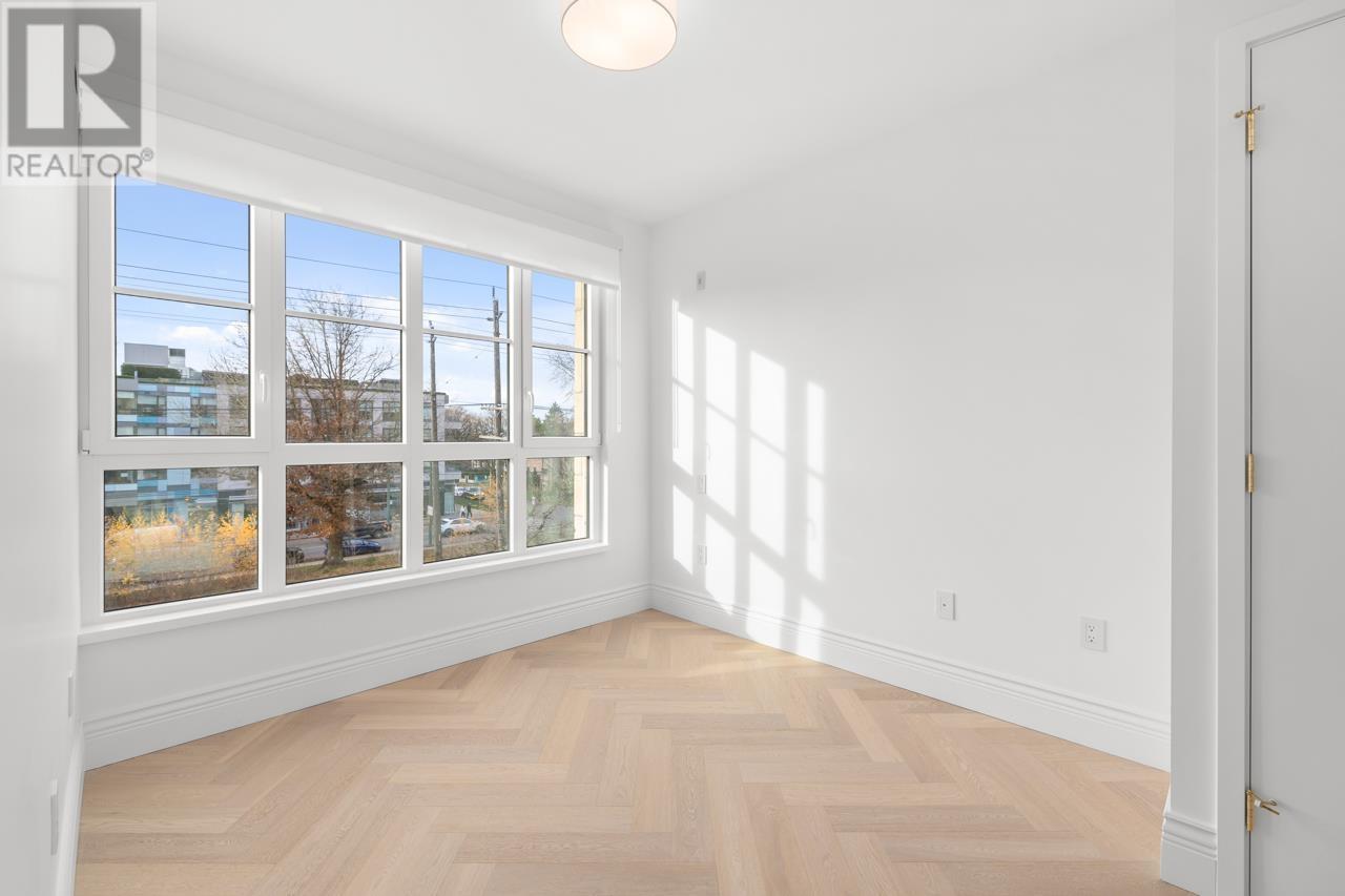 Listing Picture 13 of 21 : 314 2096 W 47TH AVENUE, Vancouver / 溫哥華 - 魯藝地產 Yvonne Lu Group - MLS Medallion Club Member