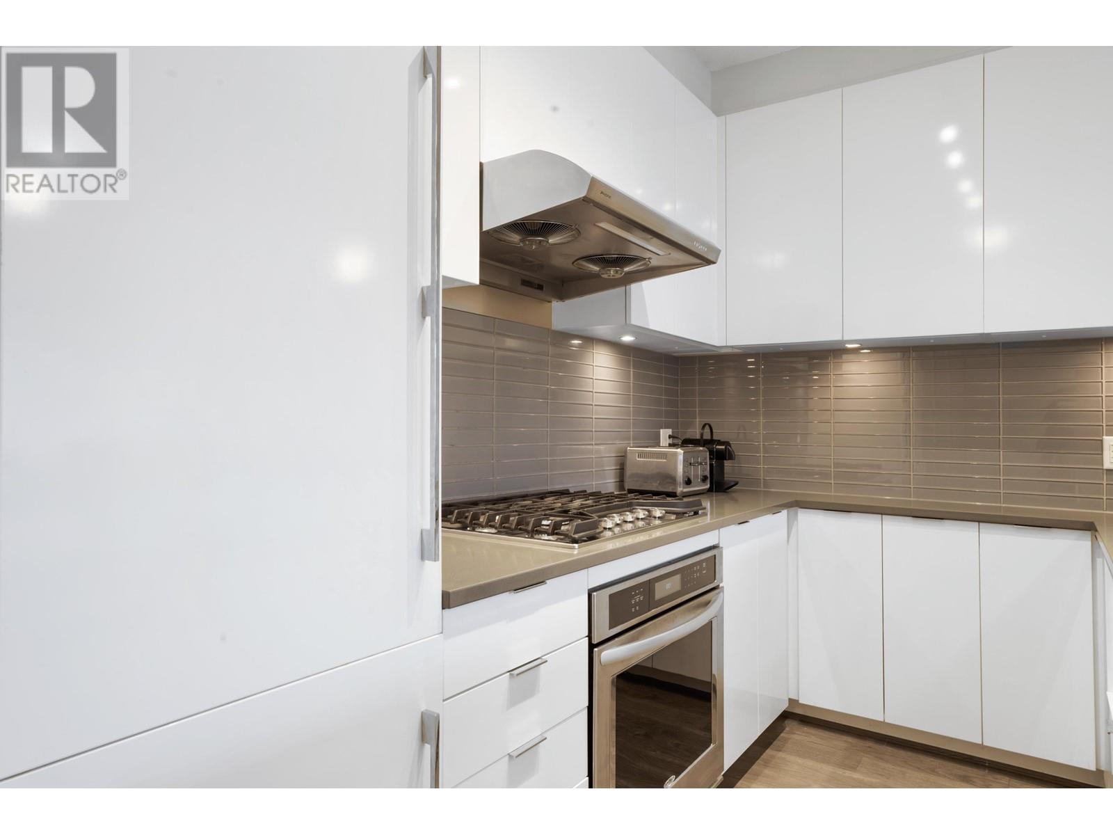 Listing Picture 11 of 37 : 327 9311 ALEXANDRA ROAD, Richmond / 烈治文 - 魯藝地產 Yvonne Lu Group - MLS Medallion Club Member
