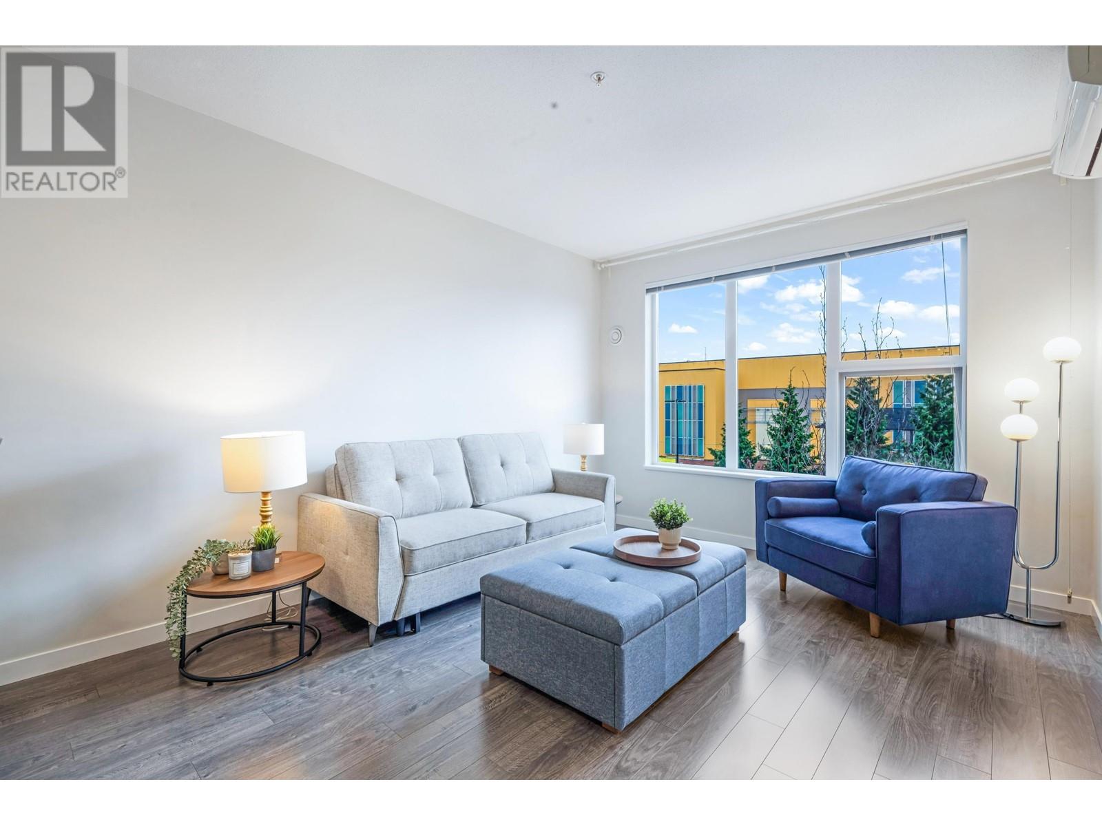 Listing Picture 3 of 37 : 327 9311 ALEXANDRA ROAD, Richmond / 烈治文 - 魯藝地產 Yvonne Lu Group - MLS Medallion Club Member