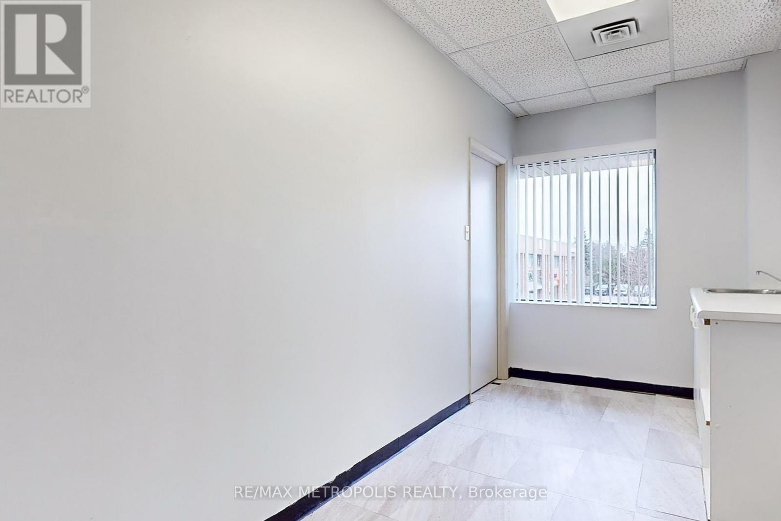 214 - 1325 Eglinton Avenue E, Mississauga, Ontario  L4W 4L9 - Photo 34 - W11887191