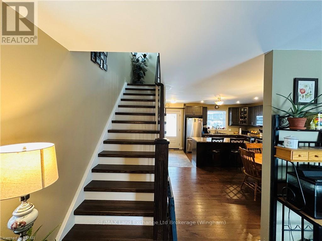660 Gloria StreetNorth Huron (Blyth), Ontario  N0M 1H0 - Photo 12 - X11863971