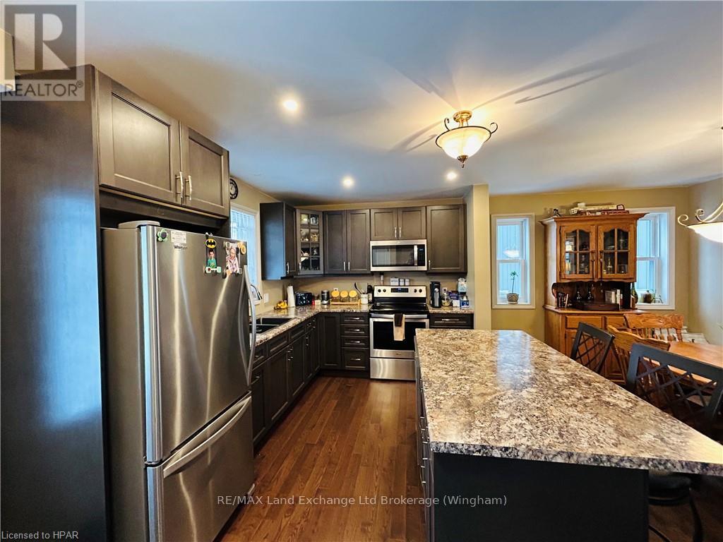 660 Gloria StreetNorth Huron (Blyth), Ontario  N0M 1H0 - Photo 8 - X11863971