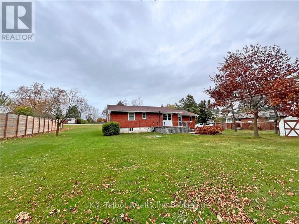 8 Stanley Street, Central Huron, Ontario  N7A 3X8 - Photo 7 - X11880175