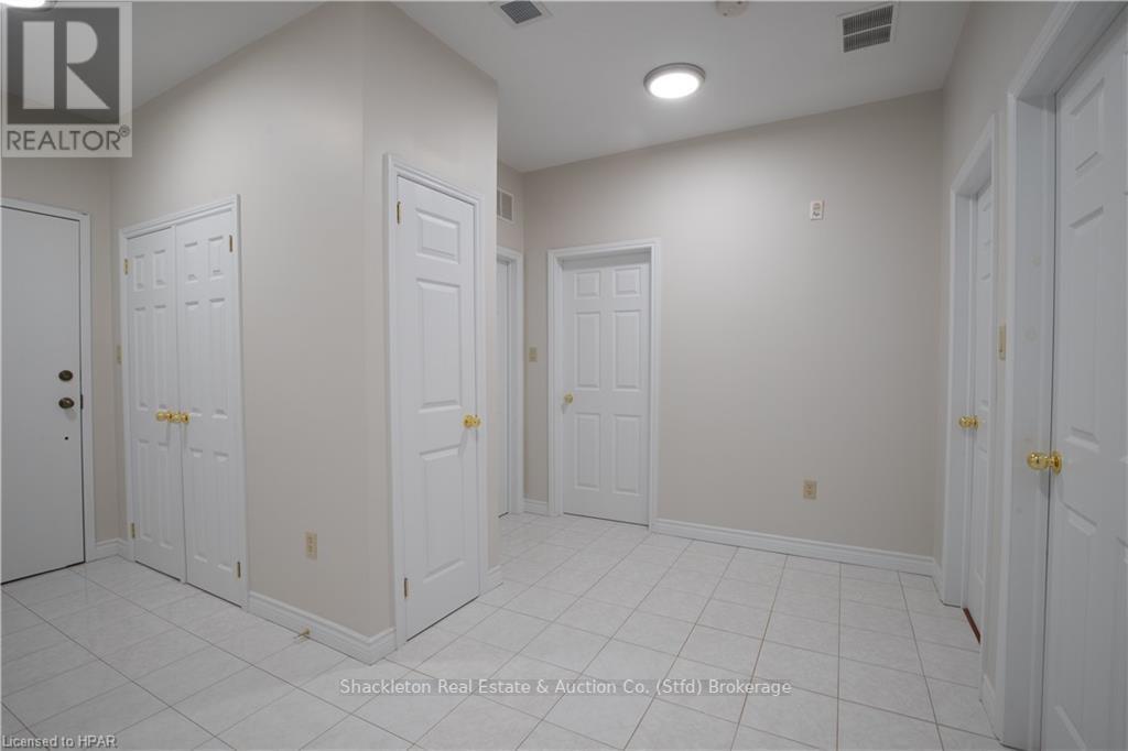 351 - 55 Downie Street, Stratford, Ontario  N5A 1W7 - Photo 4 - X11880225