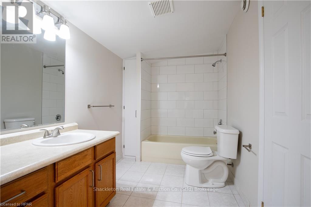 352 - 55 Downie Street, Stratford, Ontario  N5A 1W7 - Photo 11 - X11880243