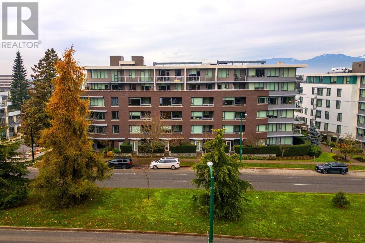 212 505 W 30TH AVENUE, Vancouver