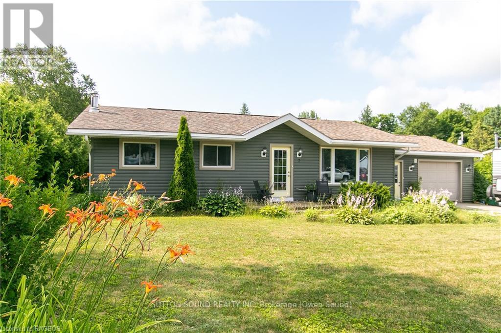 7 Front Street, South Bruce Peninsula, Ontario  N0H 1P0 - Photo 1 - X11822786