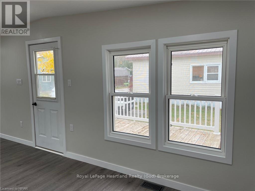 16 Bloomsbury Drive, Ashfield-Colborne-Wawanosh, Ontario  N7A 3Y3 - Photo 6 - X11823034