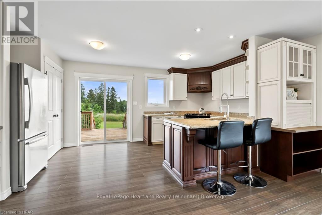 39 Minto Street S, Minto, Ontario  N0G 1M0 - Photo 12 - X11823070