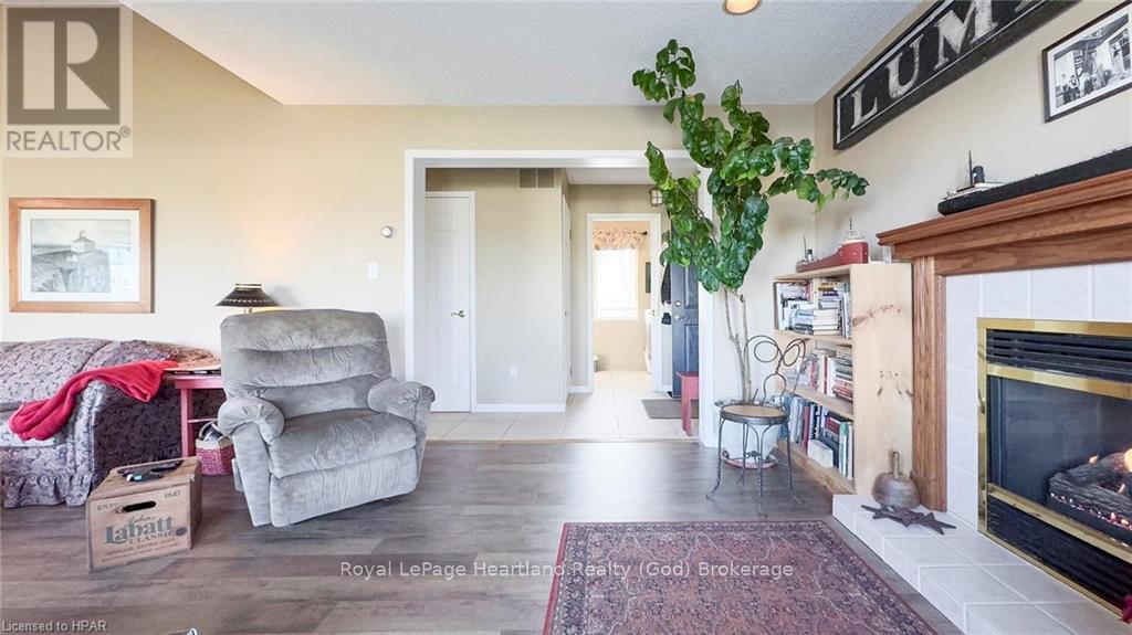 157 William Street N, Central Huron, Ontario  N0M 1L0 - Photo 12 - X11823073