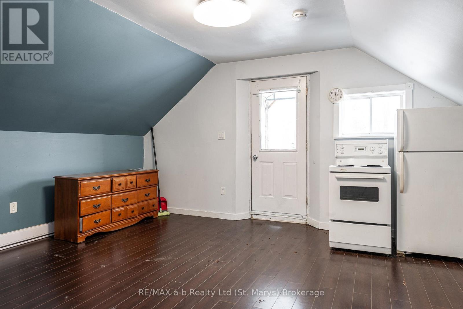 21 Waterloo Street S, St. Marys, Ontario  N4X 1A4 - Photo 11 - X11823102