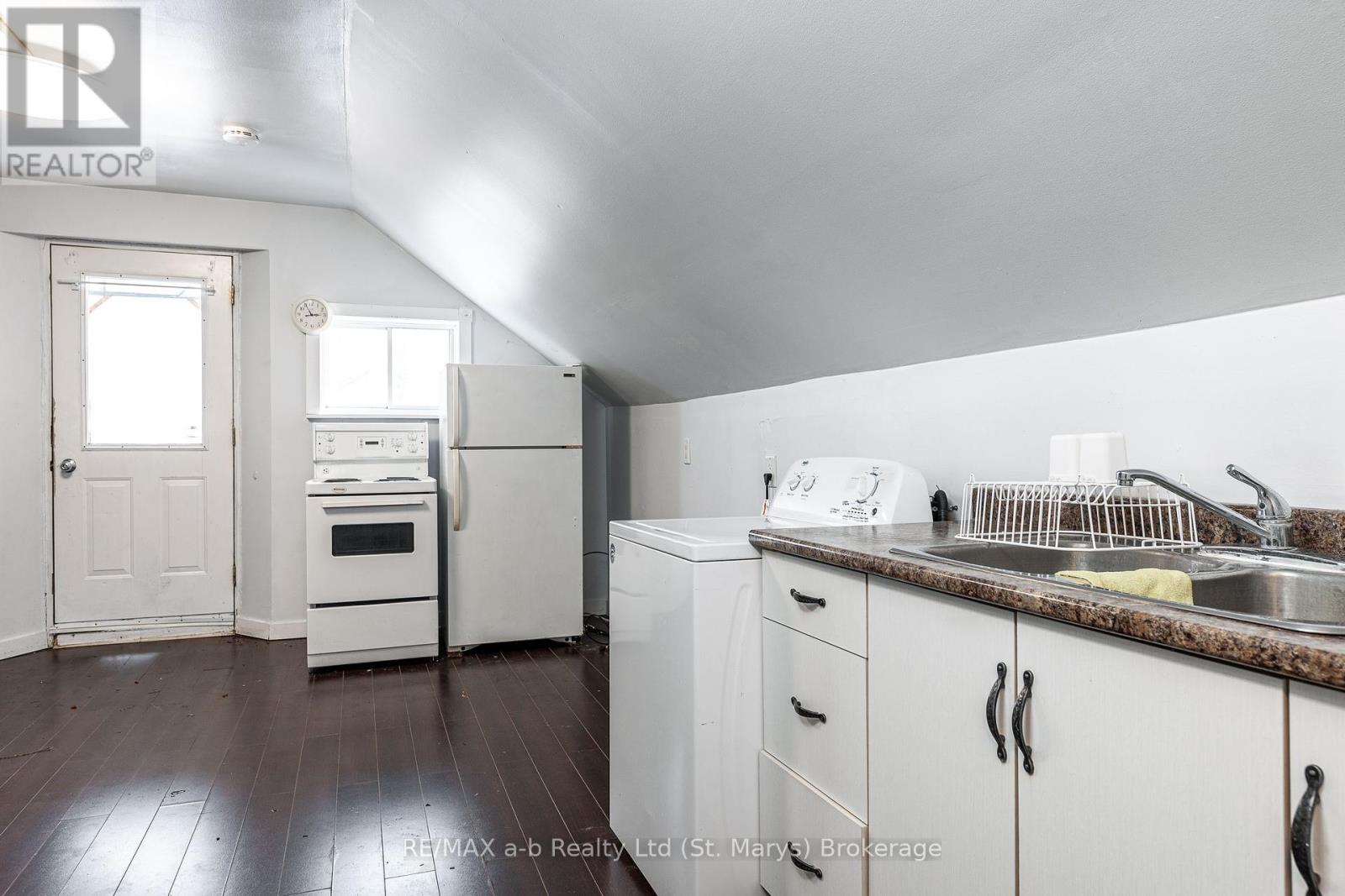 21 Waterloo Street S, St. Marys, Ontario  N4X 1A4 - Photo 8 - X11823102