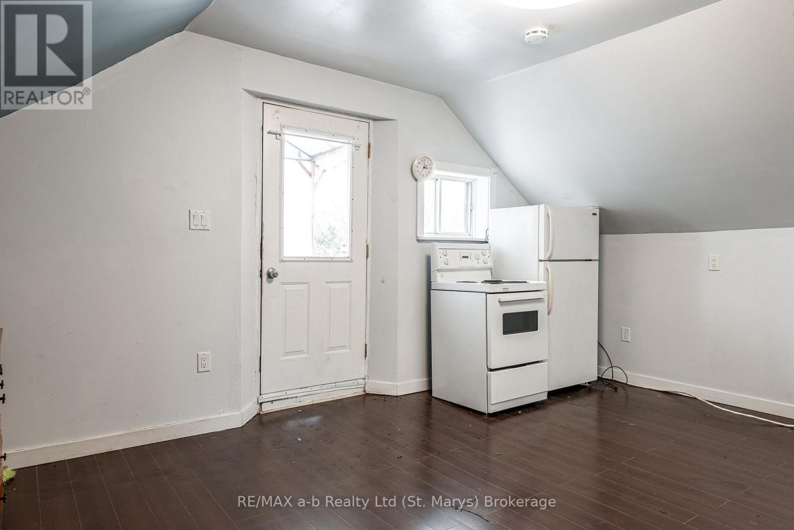 21 Waterloo Street S, St. Marys, Ontario  N4X 1A4 - Photo 9 - X11823102