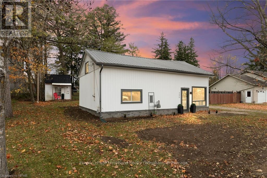 790 Garafraxa Street N, West Grey, Ontario  N0G 1R0 - Photo 38 - X11880240