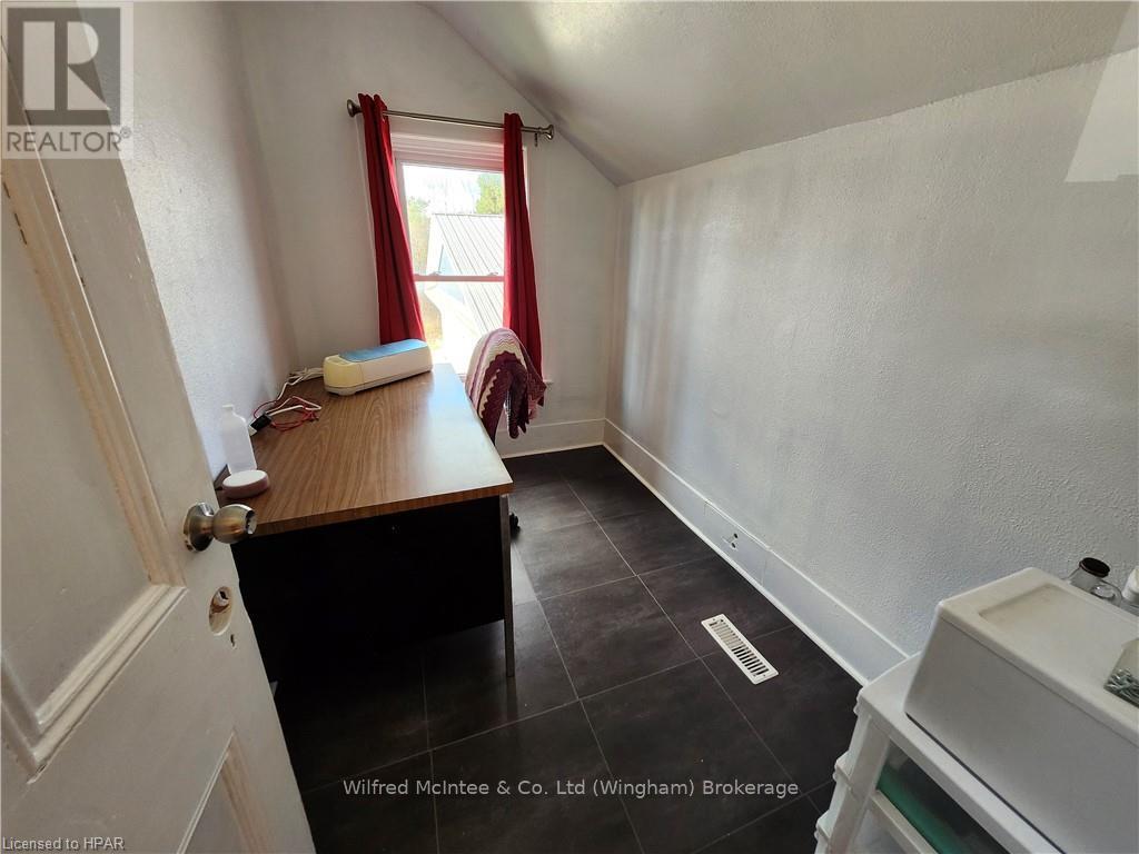 587 Gough Street, Huron-Kinloss, Ontario  N0G 2H0 - Photo 18 - X11880256