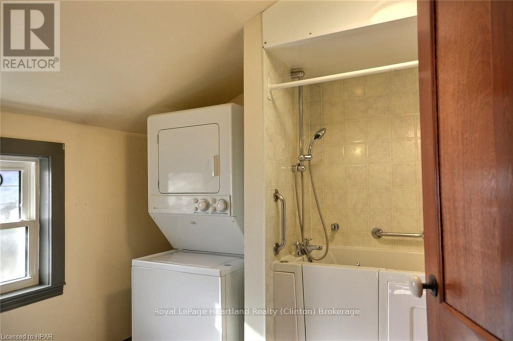 122 Mary Street, Central Huron, Ontario  N0M 1L0 - Photo 11 - X11880291