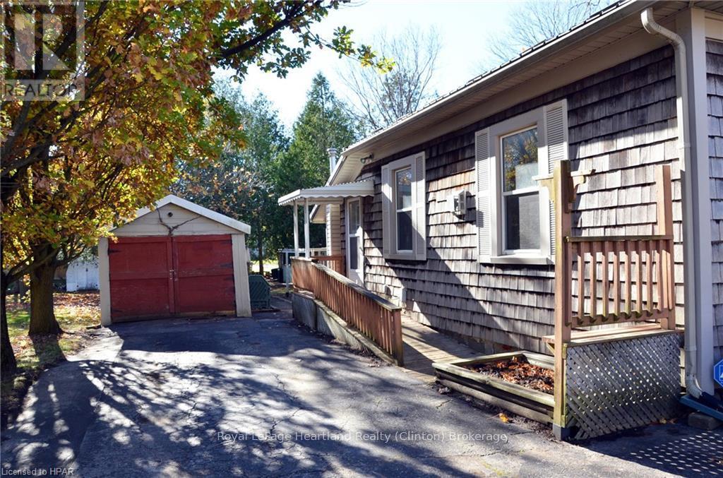 122 Mary Street, Central Huron, Ontario  N0M 1L0 - Photo 3 - X11880291