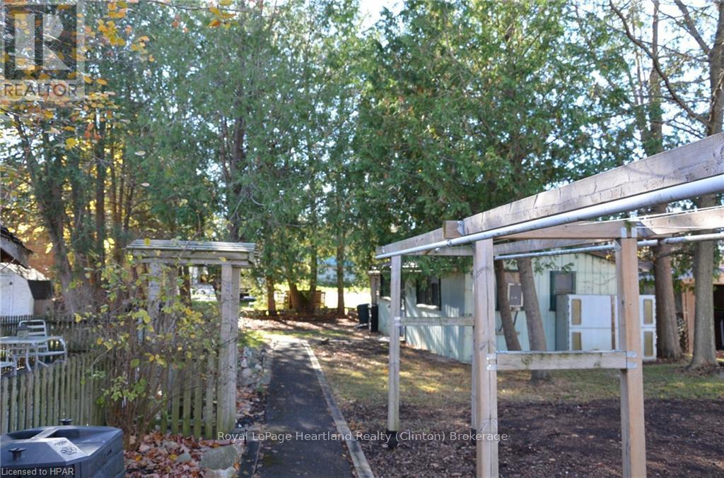 122 Mary Street, Central Huron, Ontario  N0M 1L0 - Photo 32 - X11880291