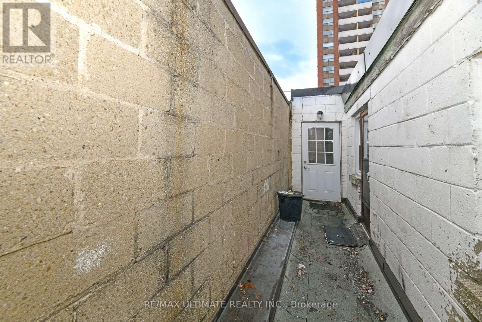 1 - 1760 Eglinton Avenue W, Toronto, Ontario  M6E 2H6 - Photo 23 - W11887273