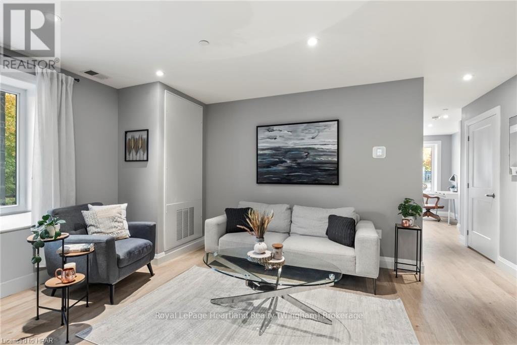 111 - 187 Victoria Street W, North Huron, Ontario  N0G 2W0 - Photo 18 - X11887309