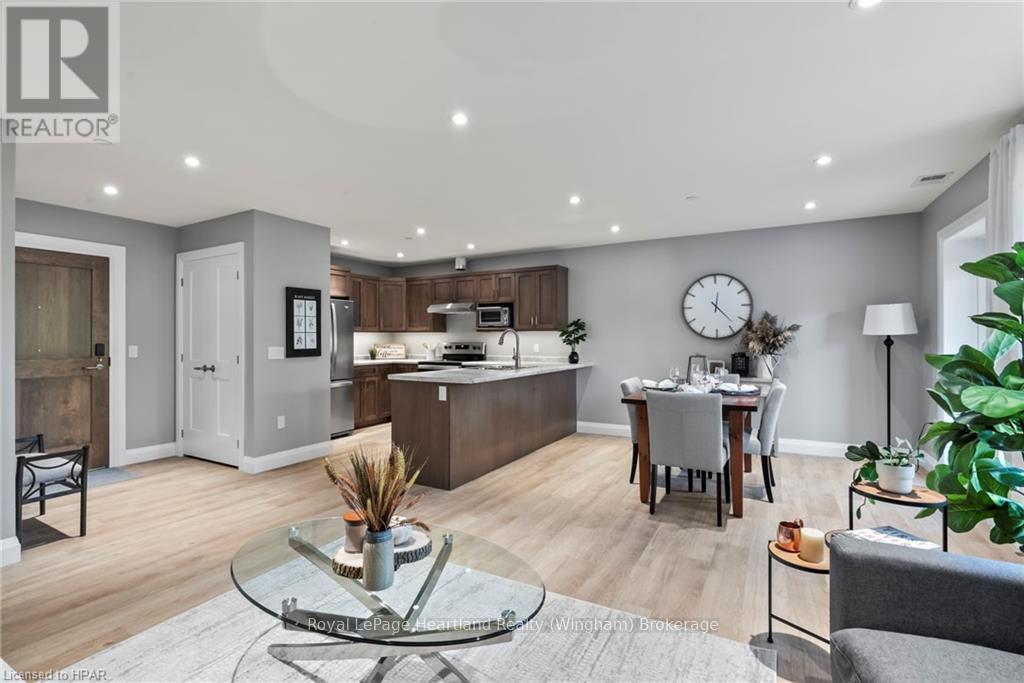 210 - 187 Victoria Street W, North Huron, Ontario  N0G 2W0 - Photo 10 - X11887312