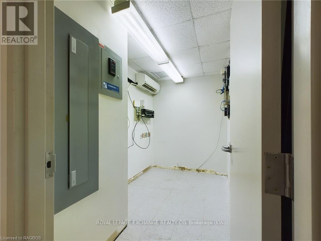 797 Queen Street, Kincardine, Ontario  N2Z 2Y2 - Photo 12 - X11887325