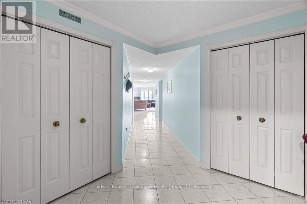 202 - 9 Pine Street, Lambton Shores, Ontario  N0M 1T0 - Photo 8 - X11887334