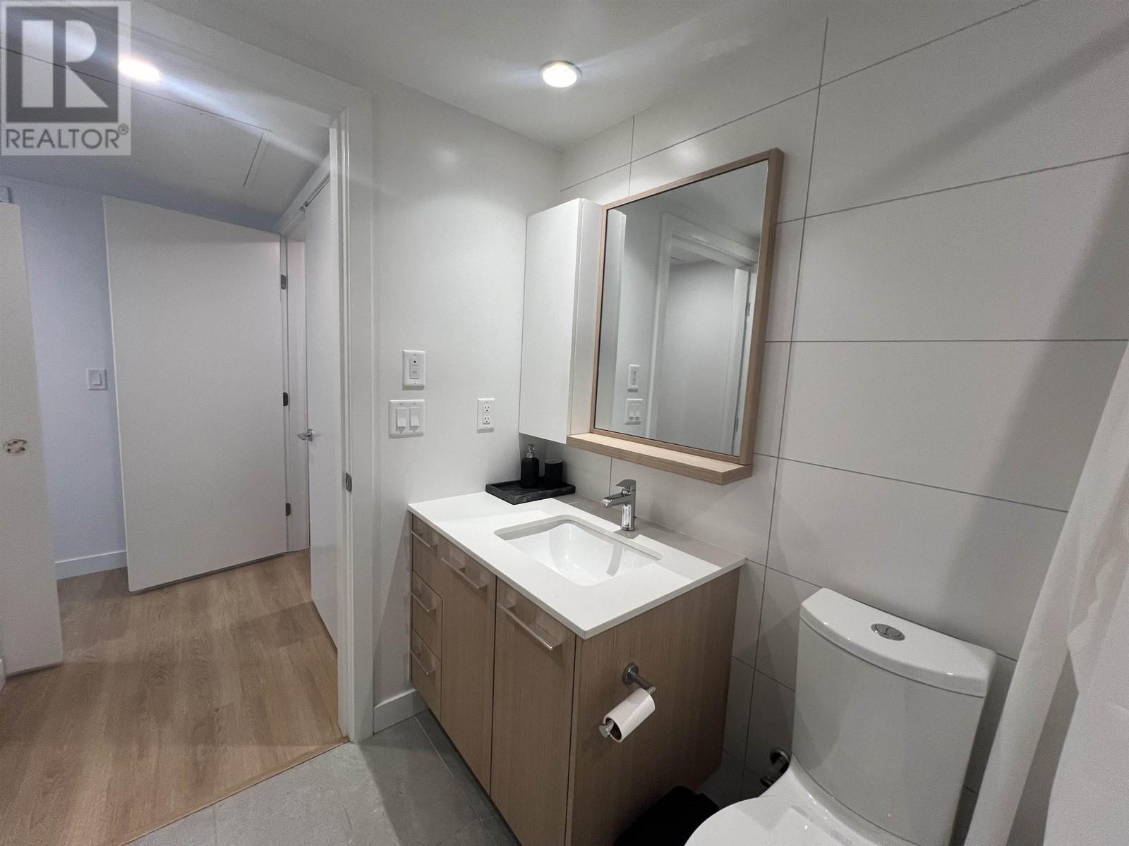 Listing Picture 18 of 26 : 318 9888 UNIVERSITY CRESCENT, Burnaby / 本拿比 - 魯藝地產 Yvonne Lu Group - MLS Medallion Club Member