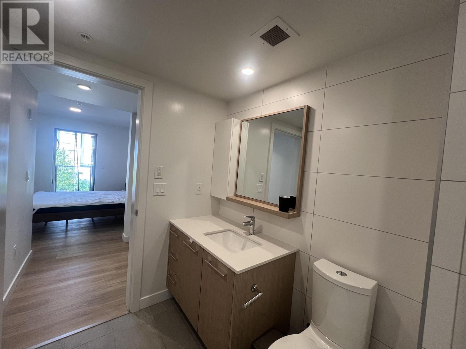 Listing Picture 23 of 26 : 318 9888 UNIVERSITY CRESCENT, Burnaby / 本拿比 - 魯藝地產 Yvonne Lu Group - MLS Medallion Club Member