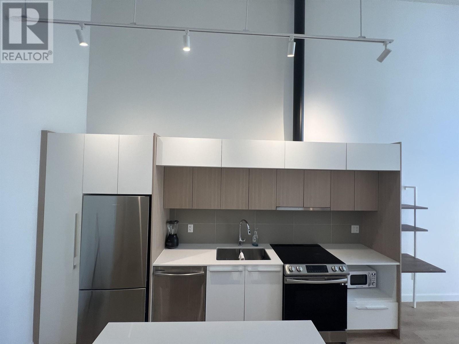 Listing Picture 4 of 26 : 318 9888 UNIVERSITY CRESCENT, Burnaby / 本拿比 - 魯藝地產 Yvonne Lu Group - MLS Medallion Club Member