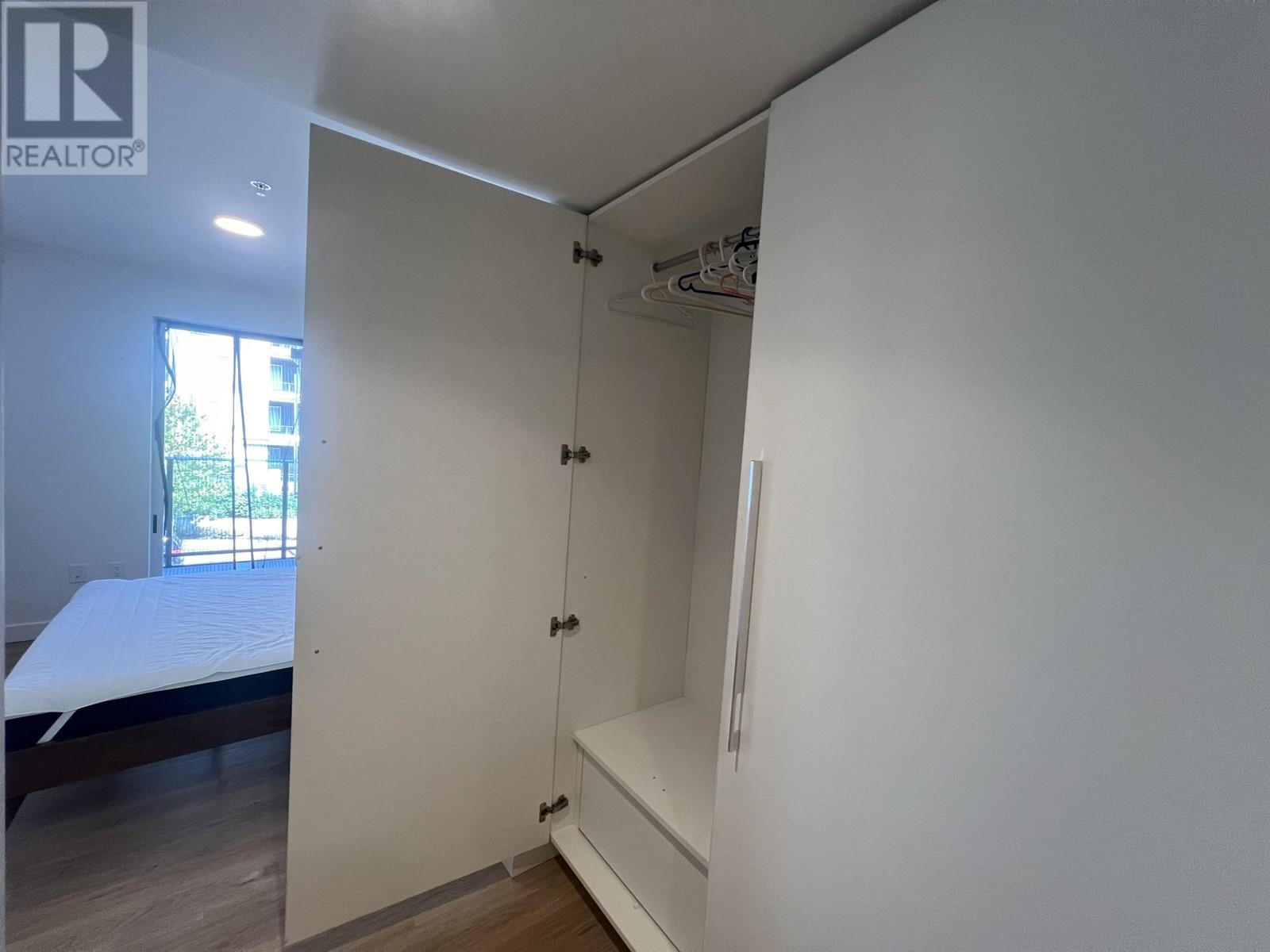 Listing Picture 11 of 26 : 318 9888 UNIVERSITY CRESCENT, Burnaby / 本拿比 - 魯藝地產 Yvonne Lu Group - MLS Medallion Club Member