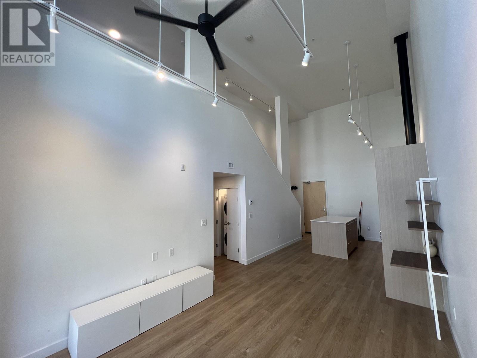 Listing Picture 9 of 26 : 318 9888 UNIVERSITY CRESCENT, Burnaby / 本拿比 - 魯藝地產 Yvonne Lu Group - MLS Medallion Club Member