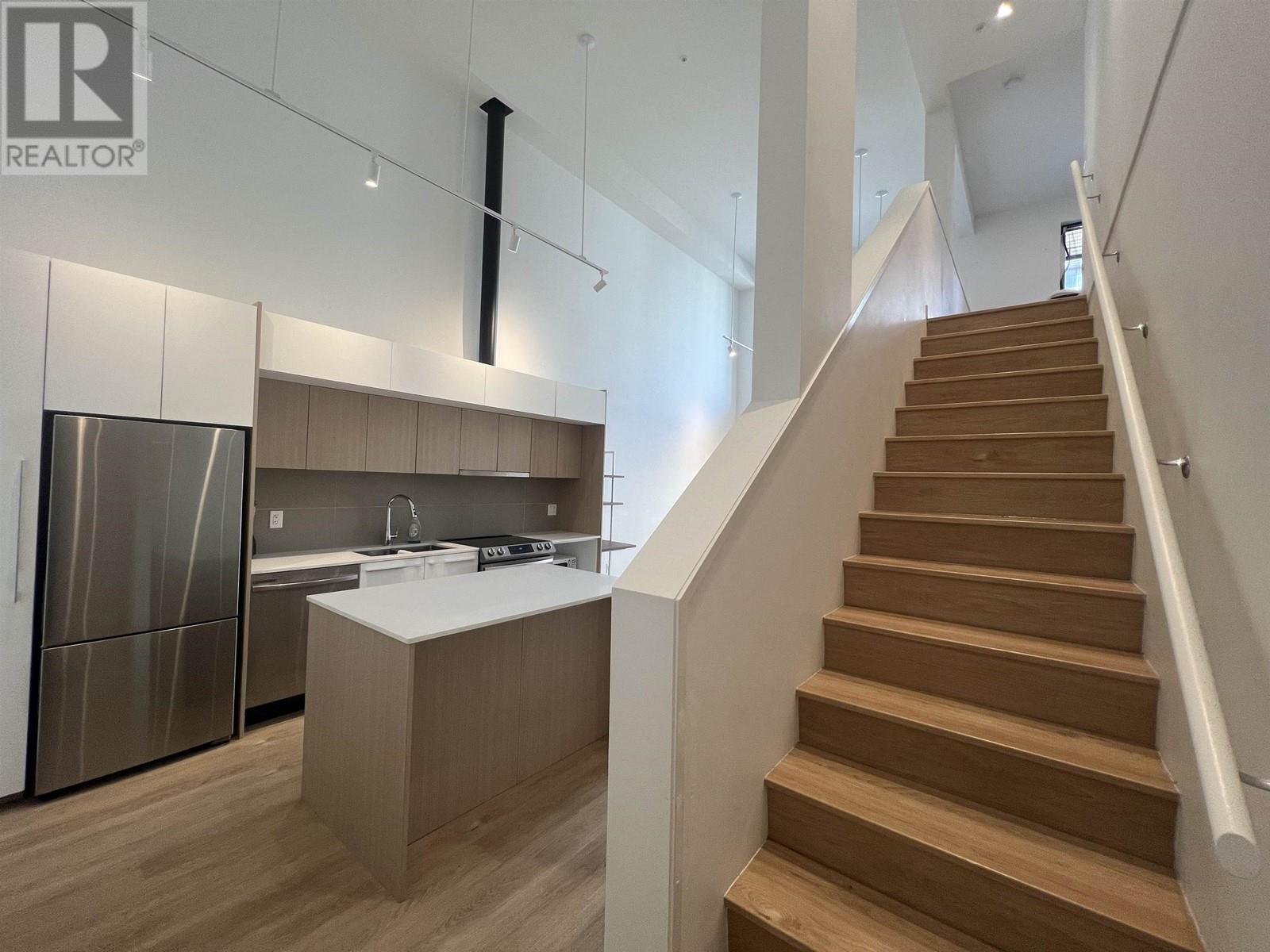 Listing Picture 5 of 26 : 318 9888 UNIVERSITY CRESCENT, Burnaby / 本拿比 - 魯藝地產 Yvonne Lu Group - MLS Medallion Club Member