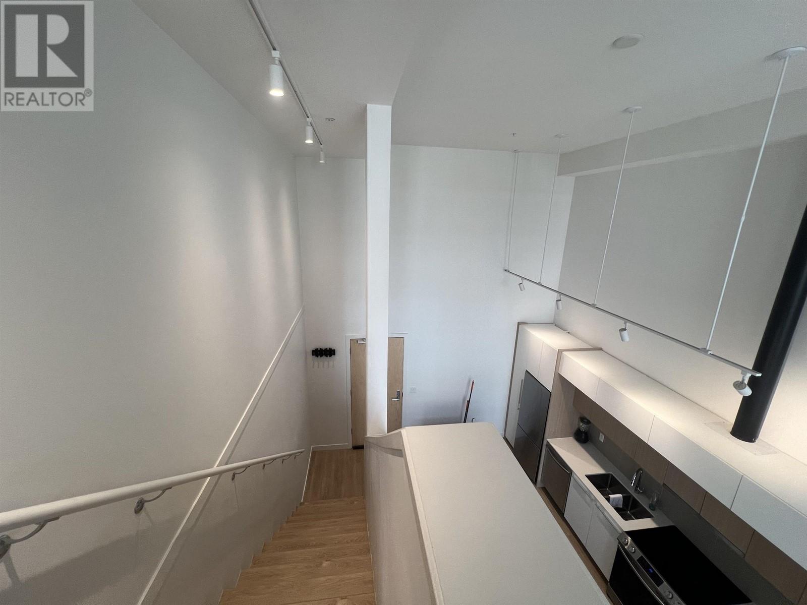 Listing Picture 10 of 26 : 318 9888 UNIVERSITY CRESCENT, Burnaby / 本拿比 - 魯藝地產 Yvonne Lu Group - MLS Medallion Club Member