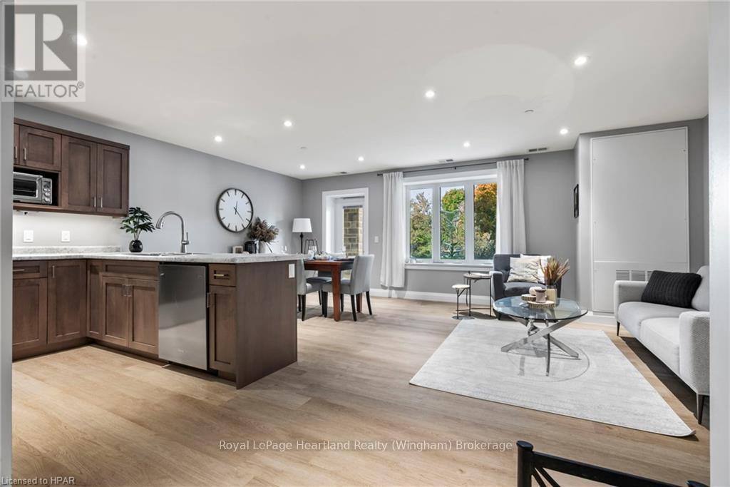 111 - 187 Victoria Street W, North Huron, Ontario  N0G 2W0 - Photo 19 - X11887309