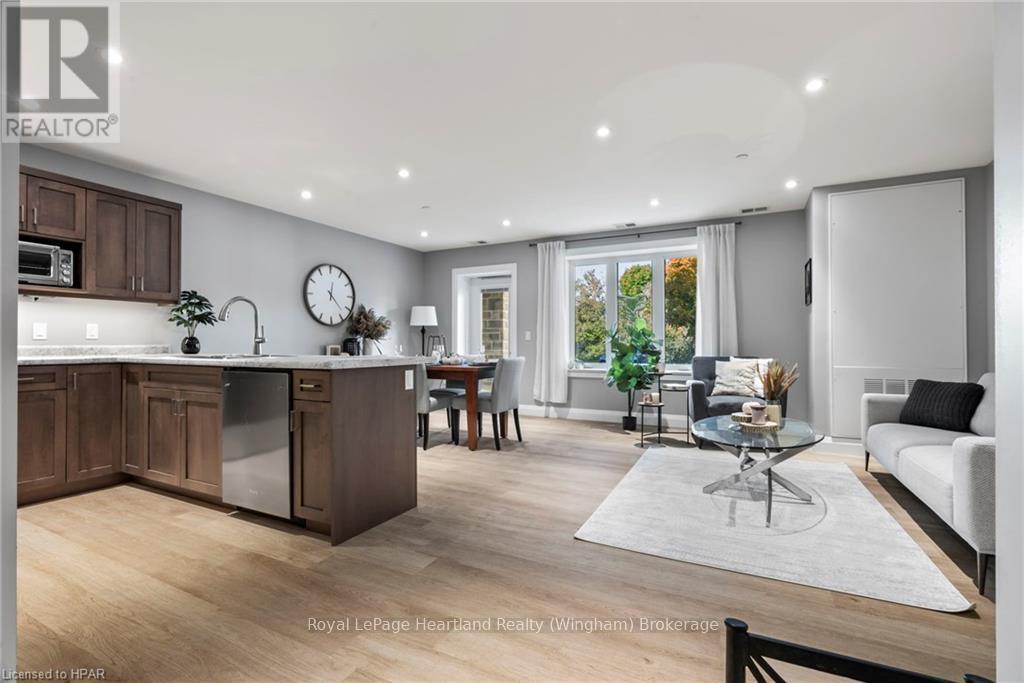 111 - 187 Victoria Street W, North Huron, Ontario  N0G 2W0 - Photo 6 - X11887309