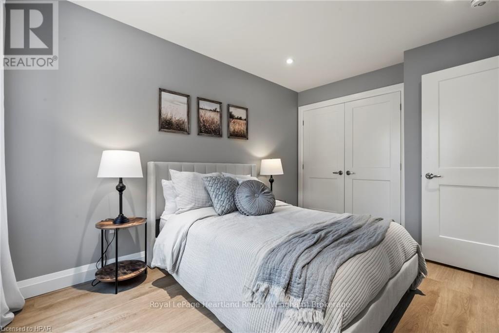 210 - 187 Victoria Street W, North Huron, Ontario  N0G 2W0 - Photo 14 - X11887312