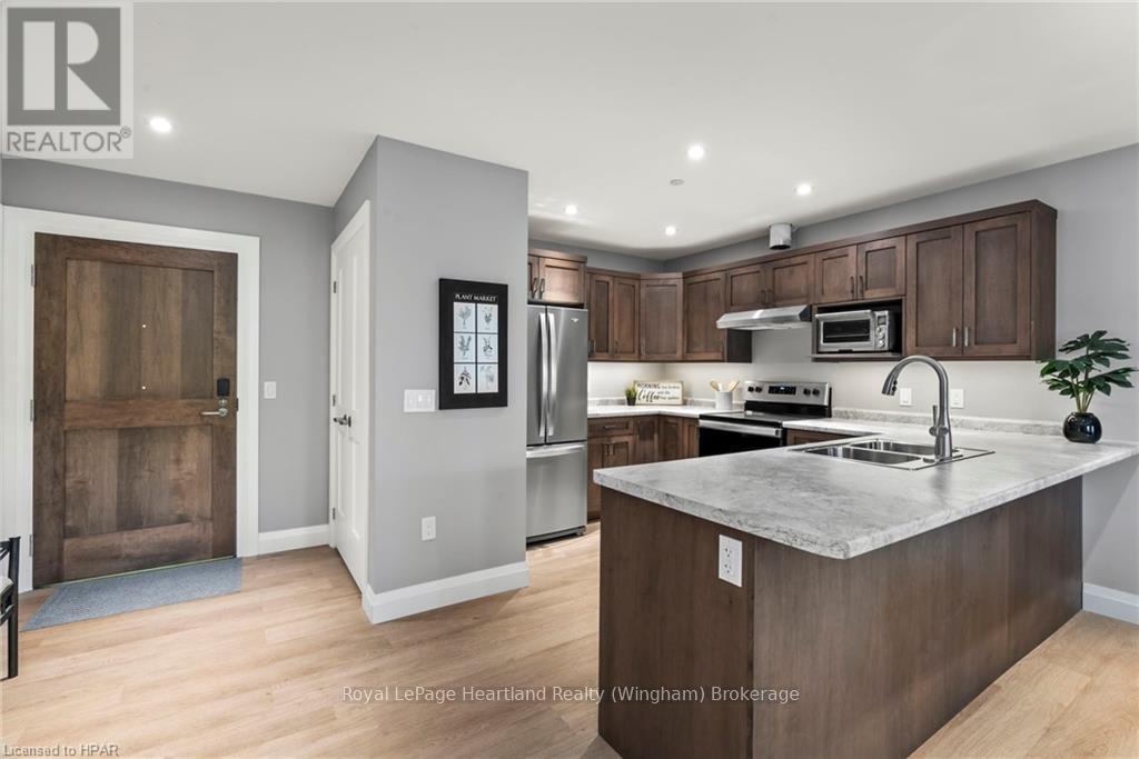 207 - 187 Victoria Street W, North Huron, Ontario  N0G 2W0 - Photo 2 - X11887317